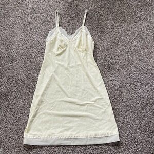 Lorraine Nightgown Butter Yellow 34 Scallop Flower‎ Slip Dress Babydoll Coquette
